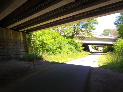 Oak Leaf Trail North under bridges